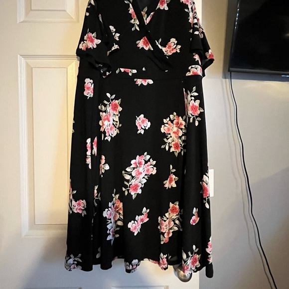 Torrid Cold Shoulder Dress - Picture 5 of 8